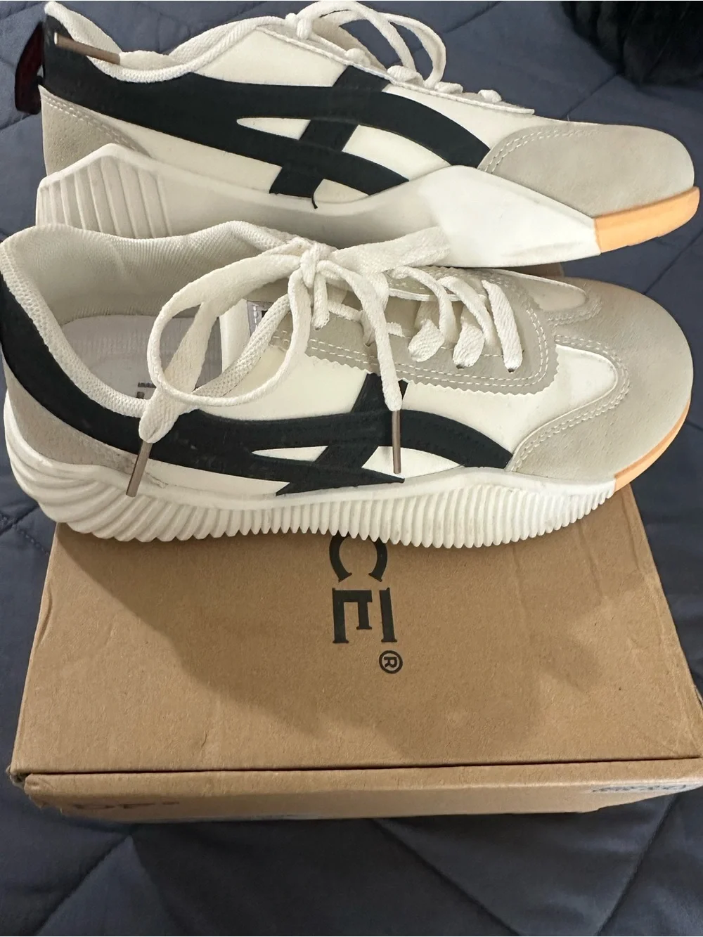 Women’s DeFlorance Cream & Black Retro Runner Sneakers